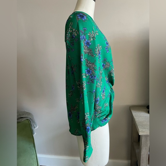 NWOT Heartloom brand blouse sold on Revolve, size small. - Picture 5 of 8